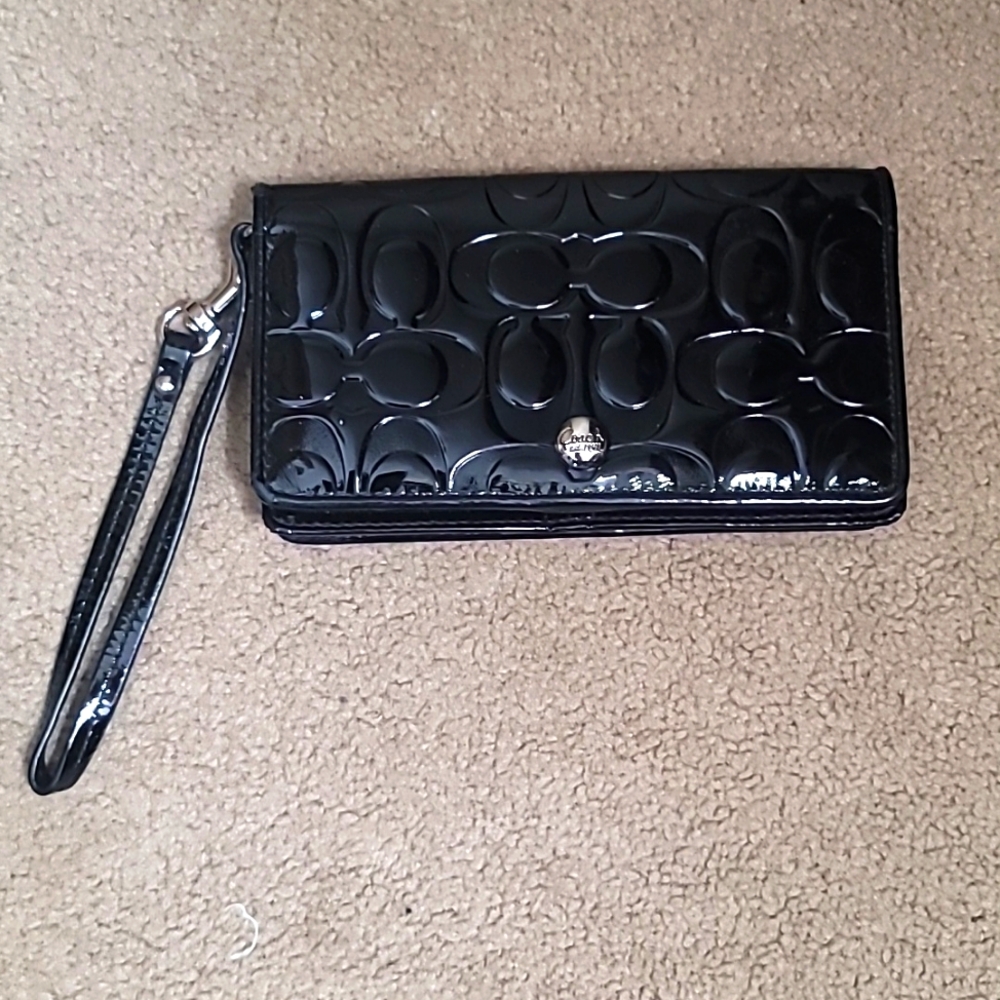 COACH Black Patent Leather Signature Wristlet Clutch